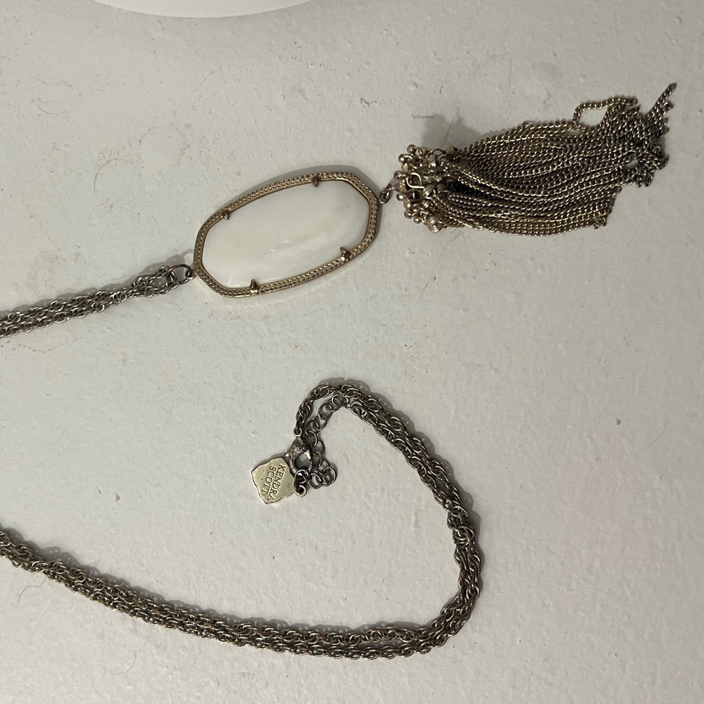 Kendra Scott White Rayne Necklace in White Pearl